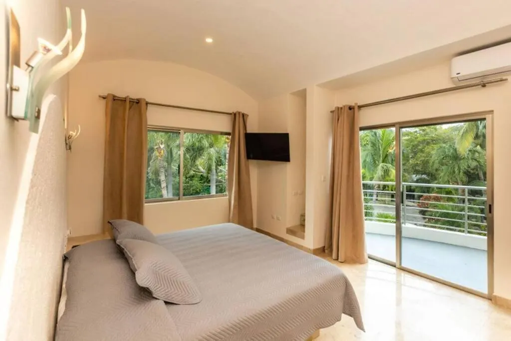 Luxury Spacious 5 Bedroom Villa プレヤデルカーメン